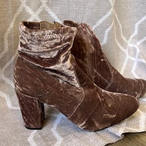 Steve Madden velvet heeled boots